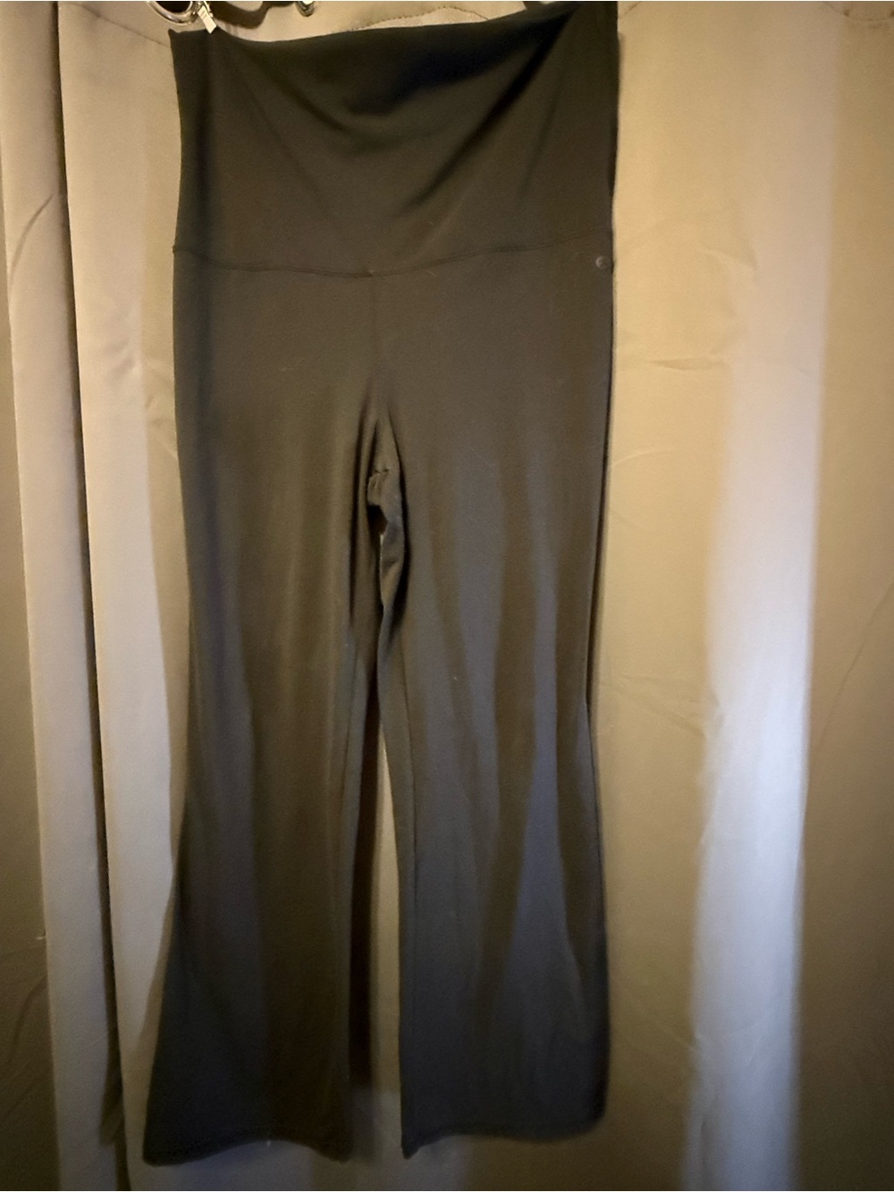 High-Waist Flare Yoga Pants - Black